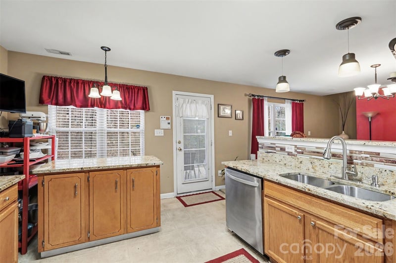 741 Wilderness Trail Dr, Charlotte, NC 28214