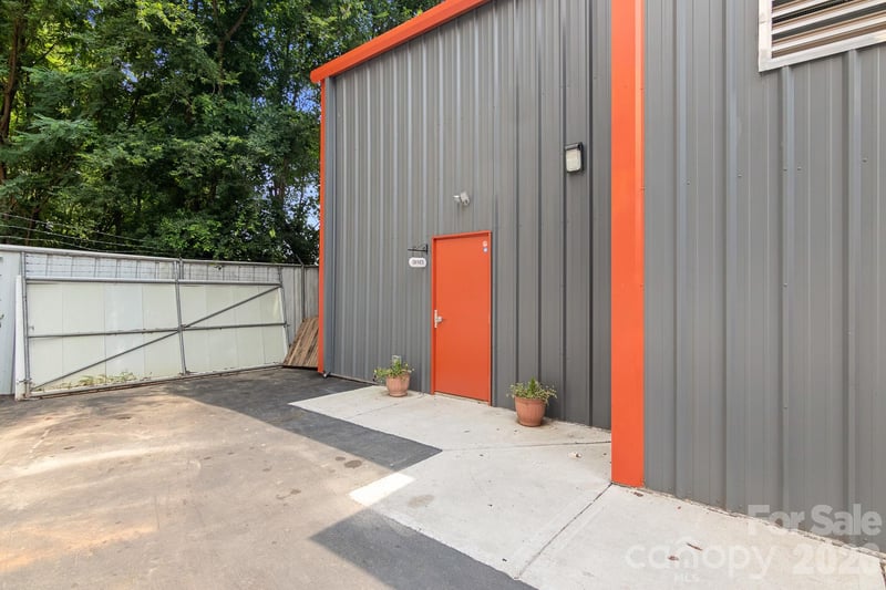 3413 S Tryon St, Charlotte, NC 28217