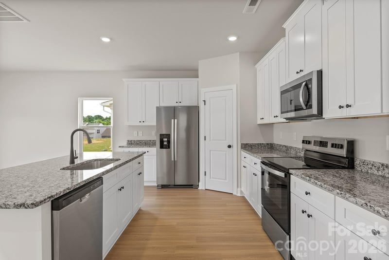 6733 Fairford Dr, Charlotte, NC 28215