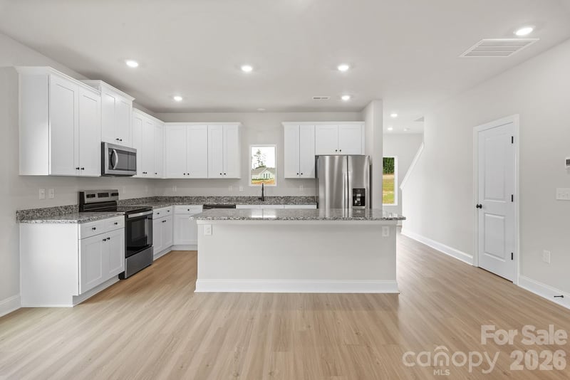 6725 Fairford Dr, Charlotte, NC 28215