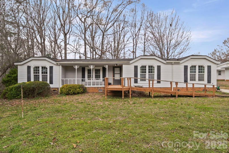 1015 Southwood Dr, Clover, SC 29710