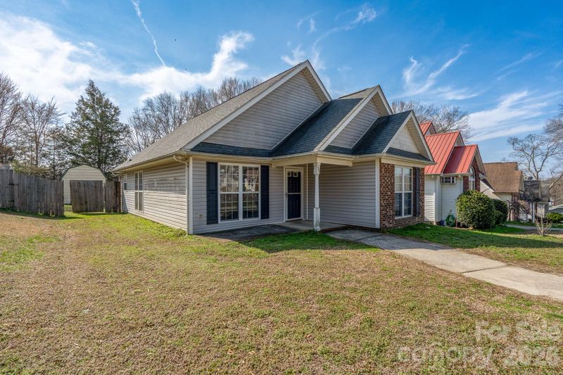 1105 S Walnut St, Kannapolis, NC 28081