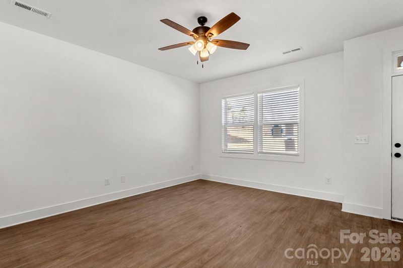 123 Indian Wells Ct, Harmony, NC 28634