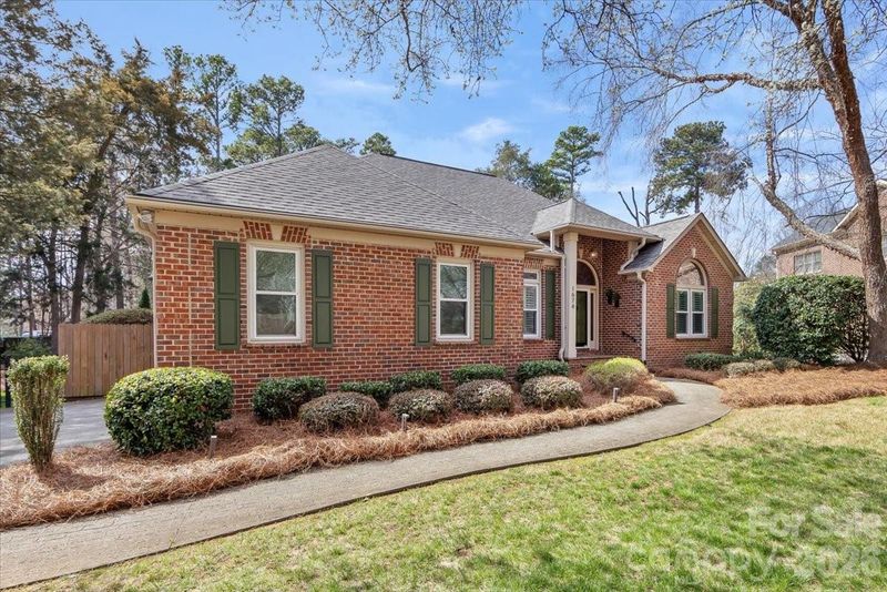 1674 Huntmoor Dr, Rock Hill, SC 29732