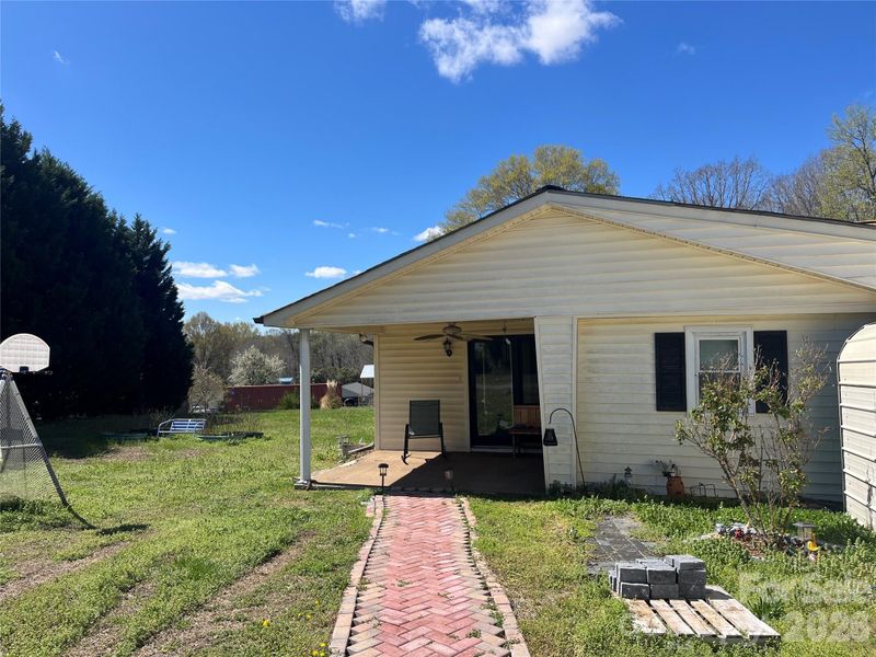 1021 Ebenezer Rd, Kannapolis, NC 28083