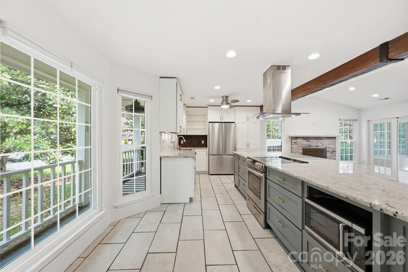 2717 Olde Whitehall Rd, Charlotte, NC 28273