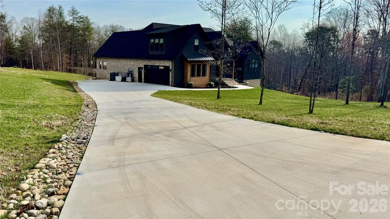 1360 Sain Rd, Hickory, NC 28602