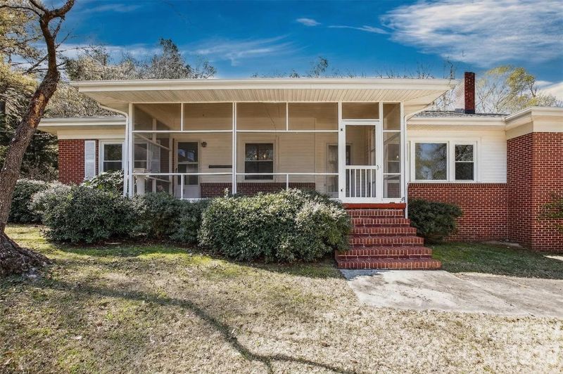 46 Pinecrest Ave, Great Falls, SC 29055