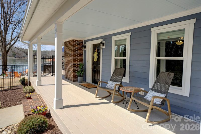 6852 Locke Dr, Sherrills Ford, NC 28673