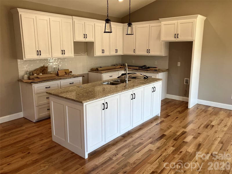 4952 Southview Dr, Hickory, NC 28602