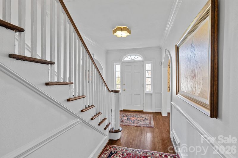 1845 Pinewood Cir, Charlotte, NC 28211