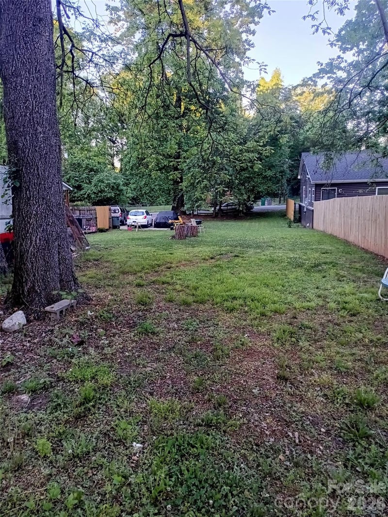 2307 Kennesaw Dr, Charlotte, NC 28216