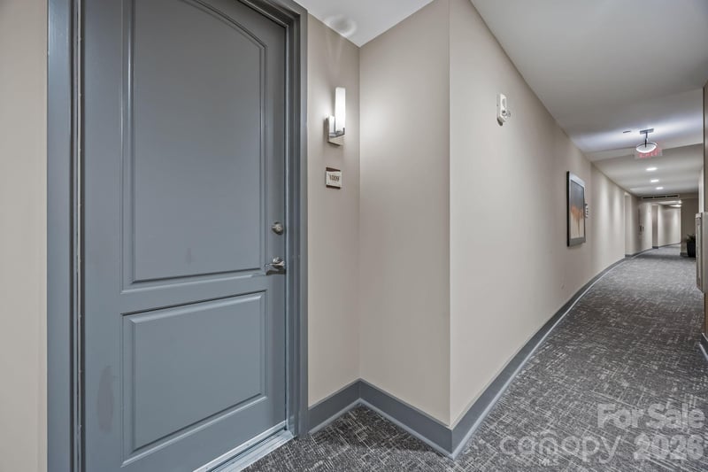 701 Royal Ct #1009, Charlotte, NC 28202