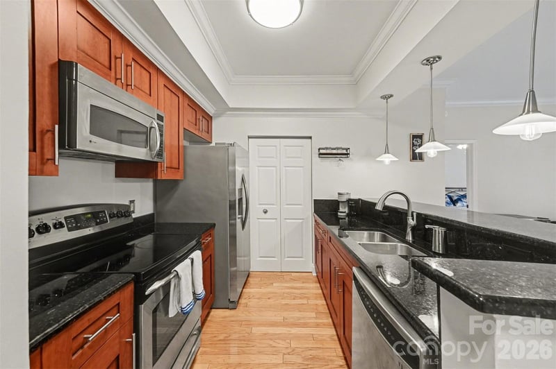 300 W 5th St #336, Charlotte, NC 28202