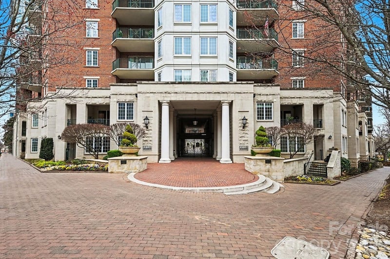 300 W 5th St #336, Charlotte, NC 28202