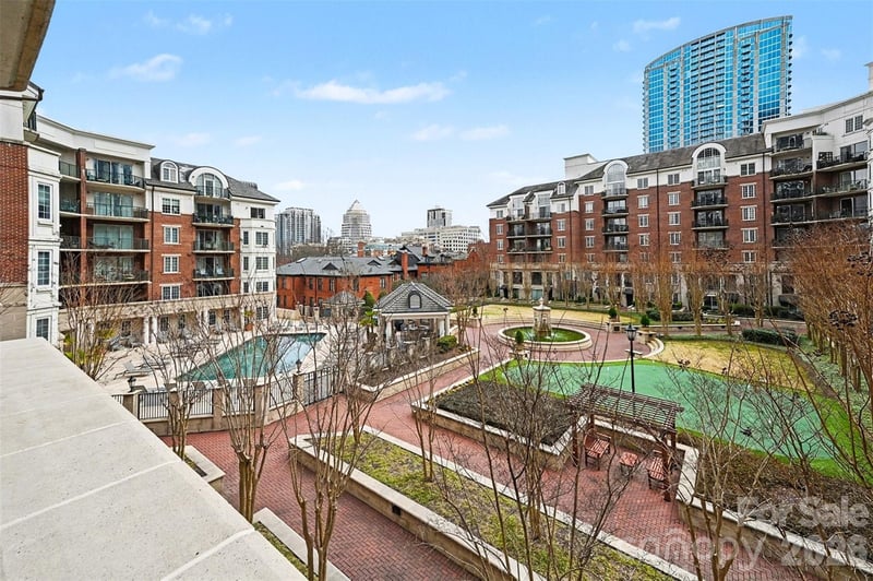 300 W 5th St #336, Charlotte, NC 28202