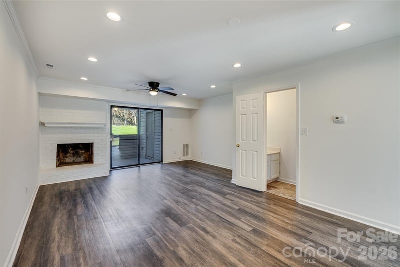 11020 Carmel Crossing Rd, Charlotte, NC 28226