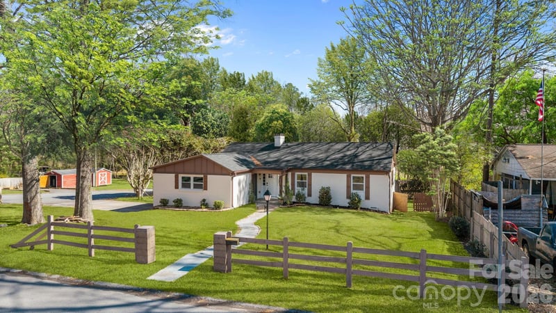1722 Hartford Dr, Gastonia, NC 28052