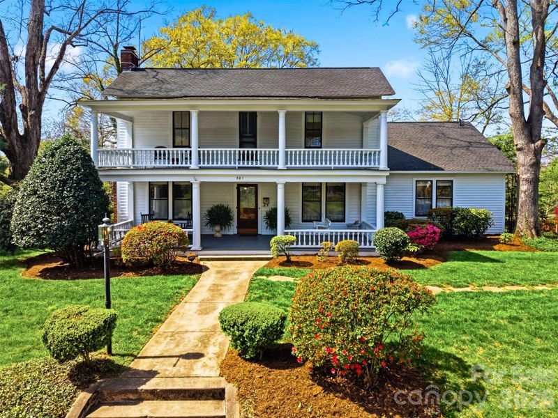 321 9th St NW, Hickory, NC 28601