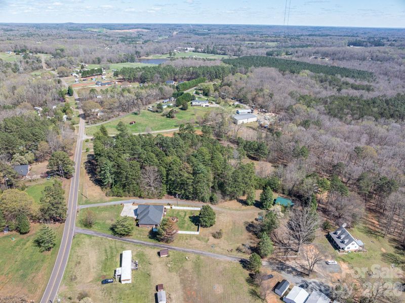 140 Huffstetler Lake Rd, Dallas, NC 28034