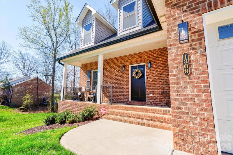 1309 Oak Canopy Rd, Lincolnton, NC 28092