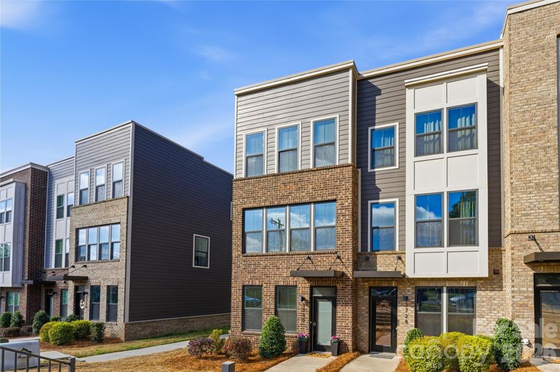 3730 Ellington St, Charlotte, NC 28211