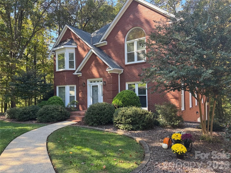 3875 Deer Run Dr NE, Conover, NC 28613