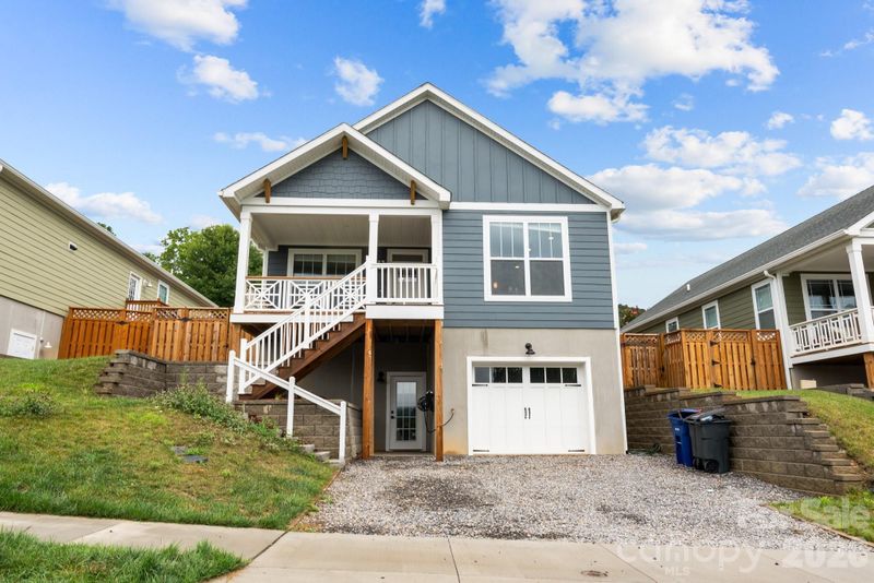 1112 Blueview Dr, Black Mountain, NC 28711