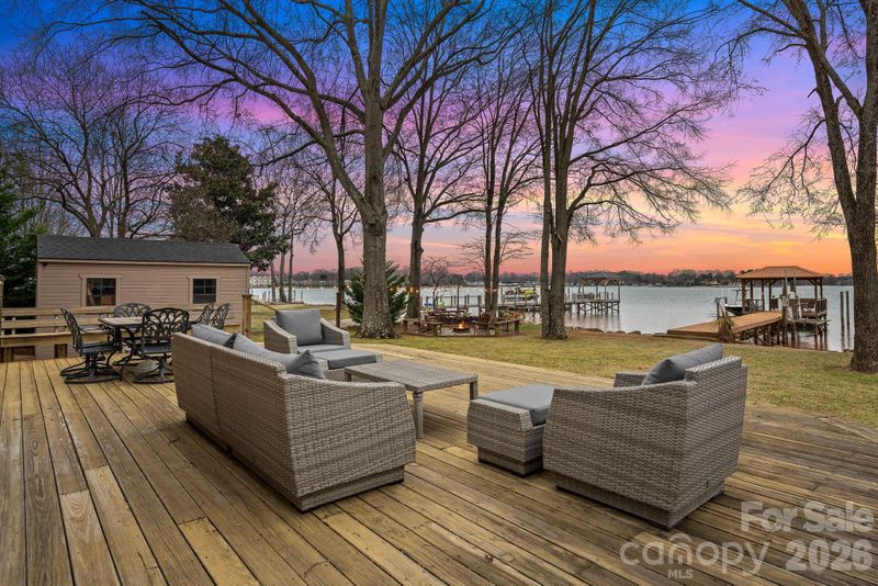 18019 Whispering Oaks Dr, Cornelius, NC 28031