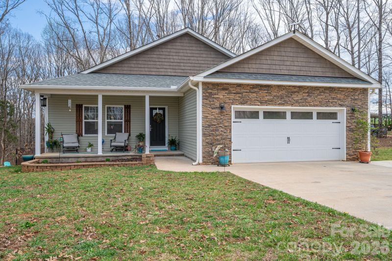 1310 Western Hills Ln, Vale, NC 28168