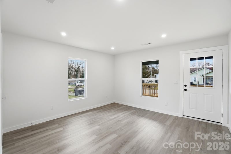 512 3rd St, Stanley, NC 28164