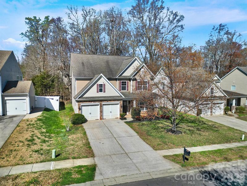 9911 Seven Oaks Dr, Charlotte, NC 28215