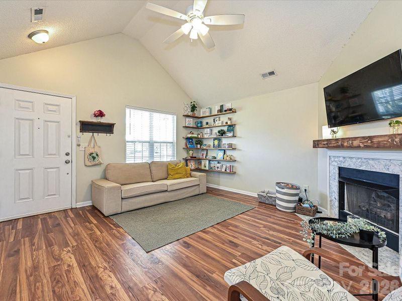 1821 Conifer Cir, Charlotte, NC 28213