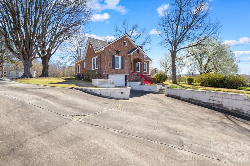 1302 W A St, Kannapolis, NC 28081