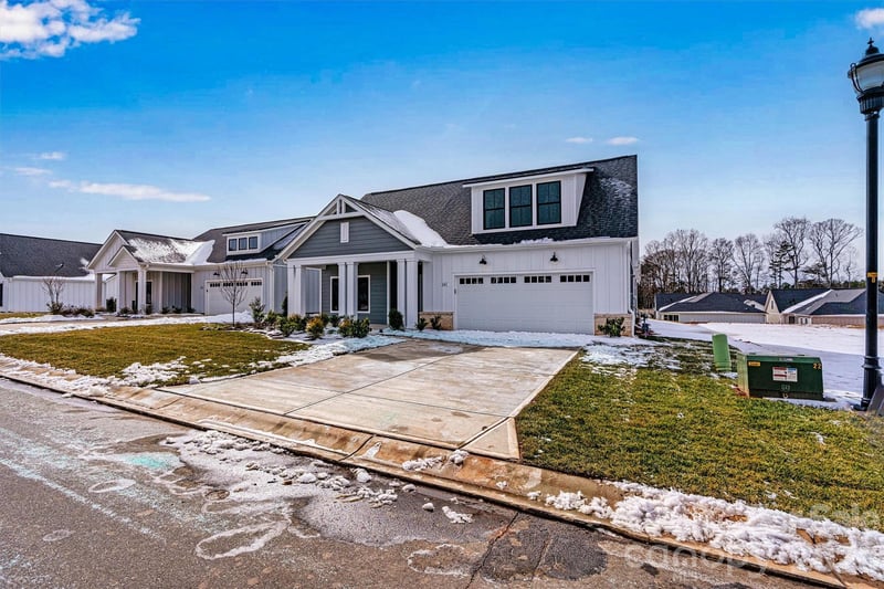 169 Alenda Lux Cir, Mooresville, NC 28115