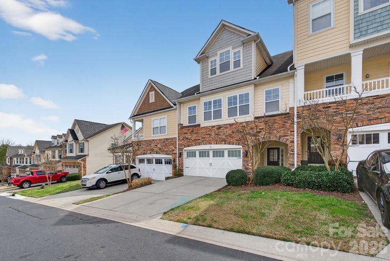 114 Inlet Point Dr, Tega Cay, SC 29708