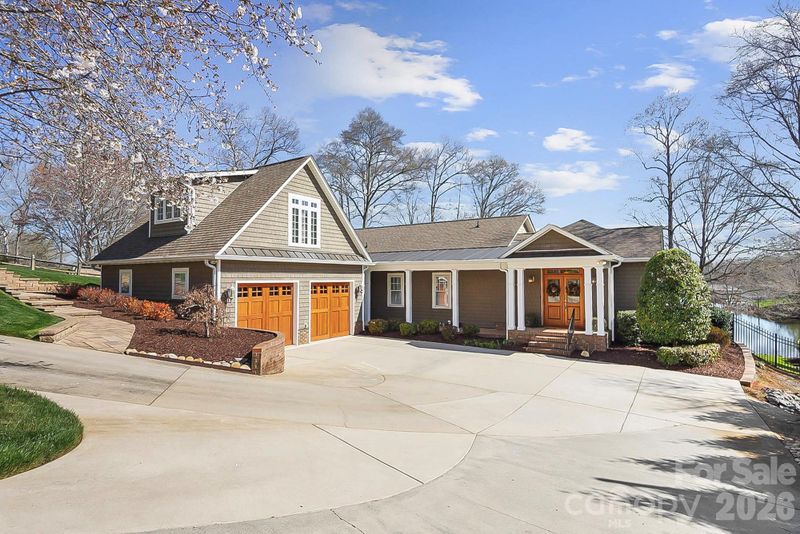 8320 Catawba Cove Dr, Belmont, NC 28012