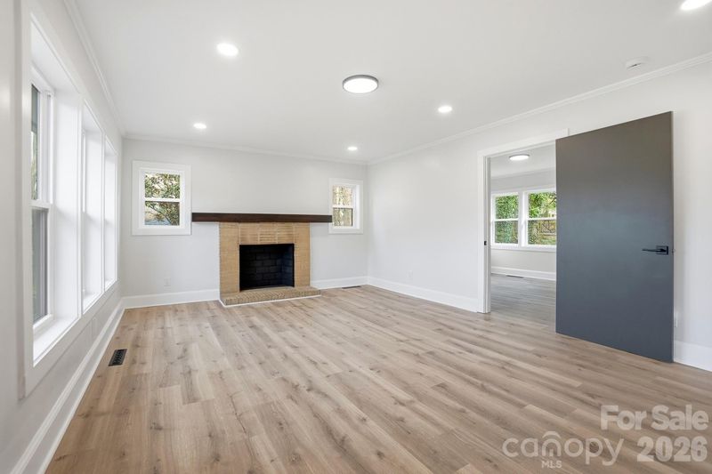 308 Rankin Ave, Lowell, NC 28098