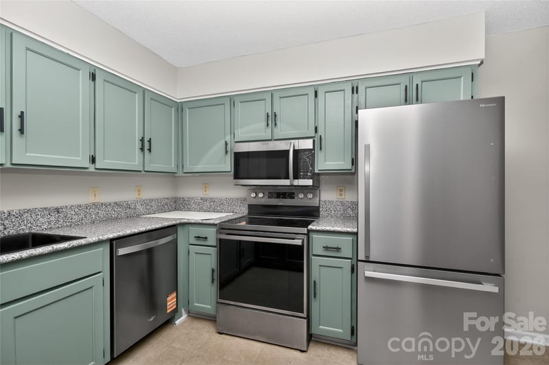 7302 Winery Ln, Charlotte, NC 28227