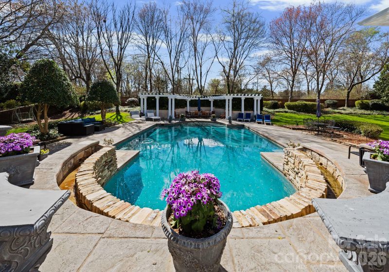 8934 Winged Bourne Rd, Charlotte, NC 28210