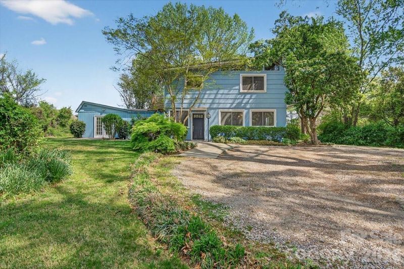 209 Edgewood Dr, Wingate, NC 28174