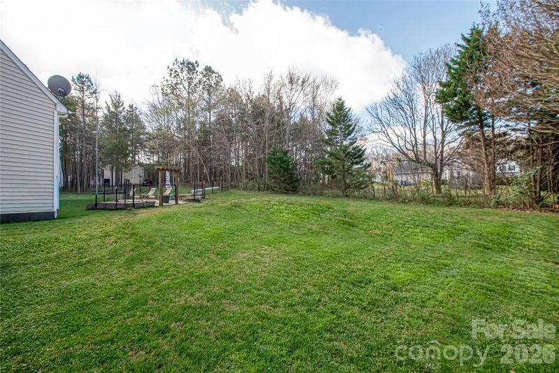7001 Shiney Bark Ct, Indian Trail, NC 28079