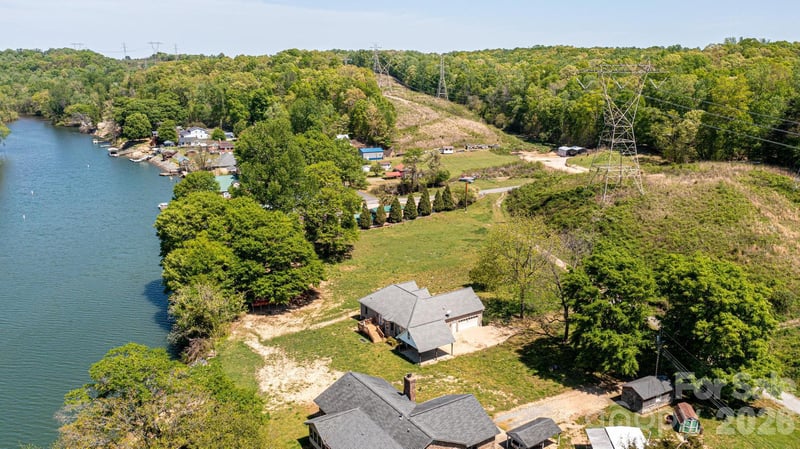 1408 Hart Rd, Charlotte, NC 28214