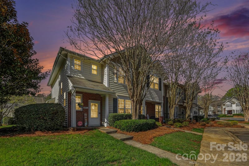 8411 Chaceview Ct, Charlotte, NC 28269
