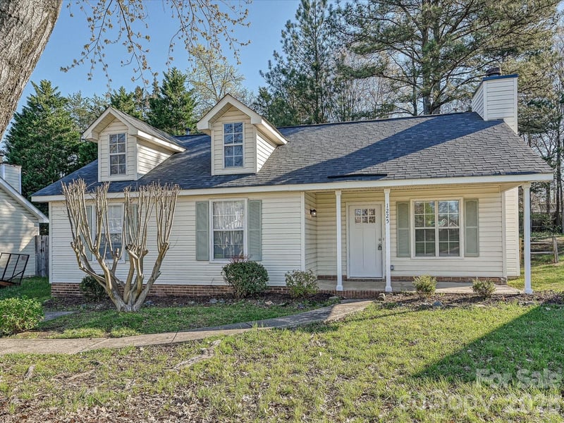1225 Eagles Landing Dr, Charlotte, NC 28214