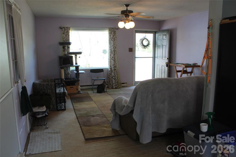 5445 Glenview Dr, Hickory, NC 28602