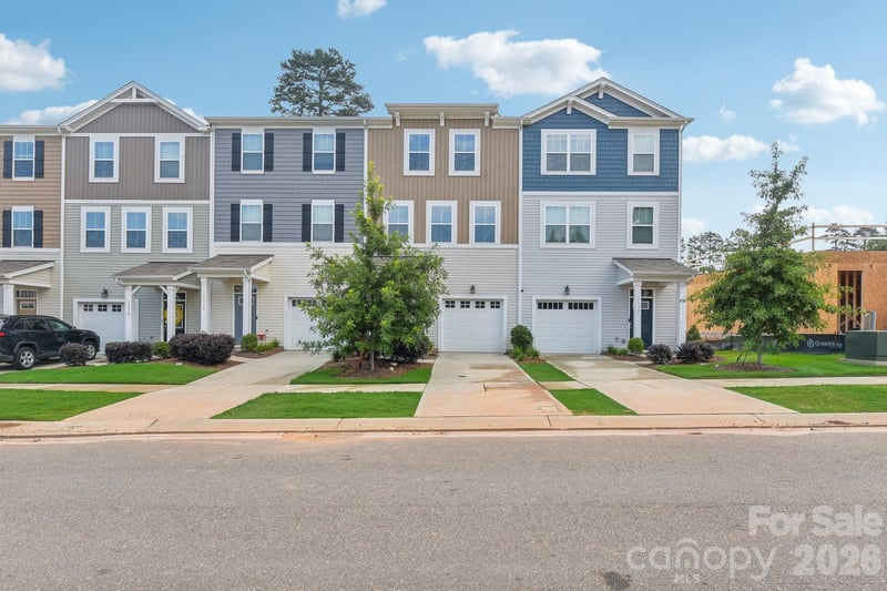 1134 Keydet Dr, Charlotte, NC 28216