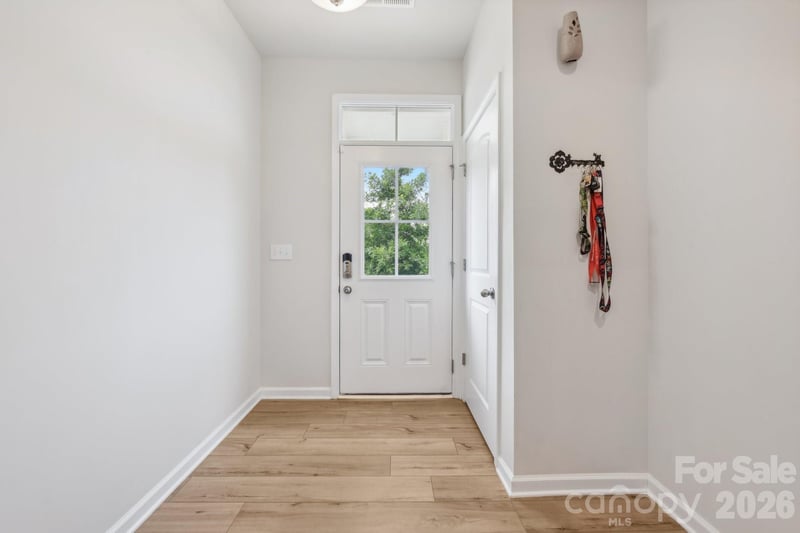1134 Keydet Dr, Charlotte, NC 28216