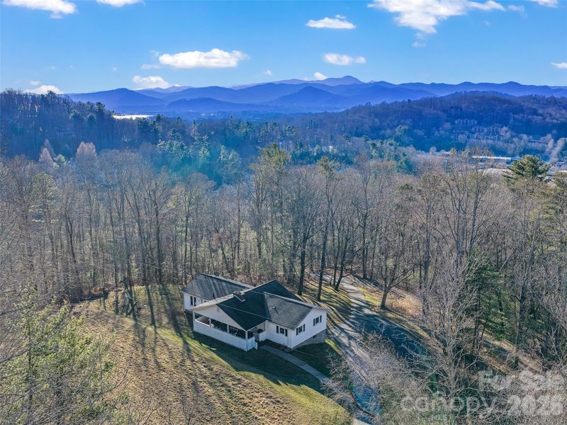 35 Smith Ridge Dr, Asheville, NC 28803