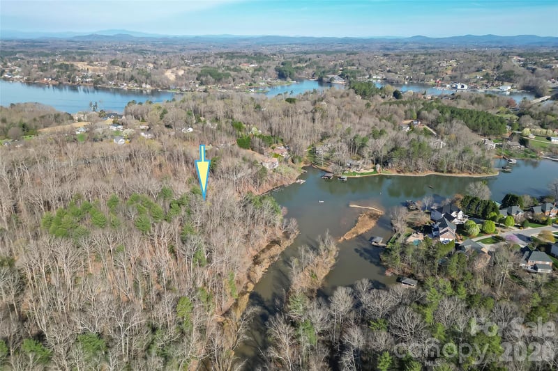 4526 N Center St, Hickory, NC 28601